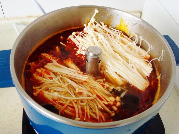 麻辣金針肥牛的做法-麻辣味煮菜譜-易網健康養生網 麻辣金針肥牛的做法-麻辣味煮菜譜