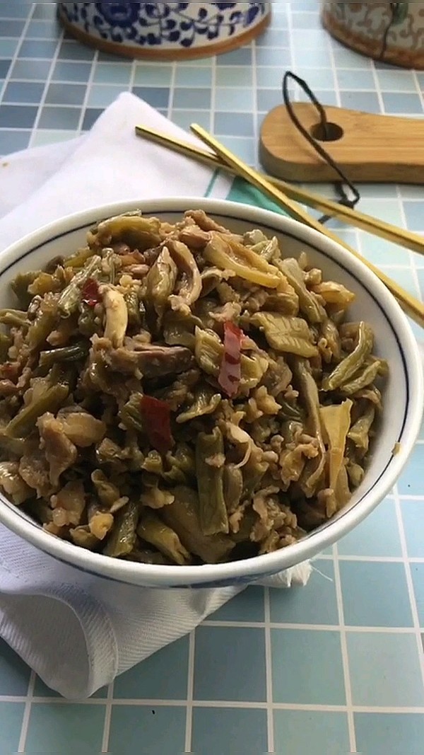 雞雜炒酸豇豆的做法-家常味炒菜譜-易網健康養生網 雞雜炒酸豇豆的做法-家常味炒菜譜