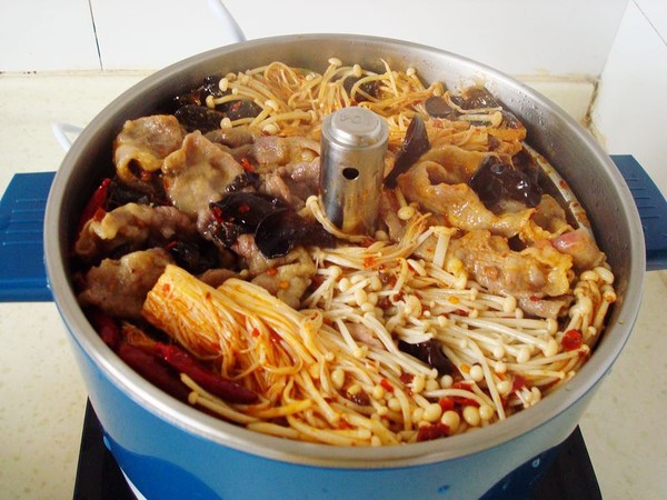 麻辣金針肥牛的做法-麻辣味煮菜譜-易網健康養生網 麻辣金針肥牛的做法-麻辣味煮菜譜
