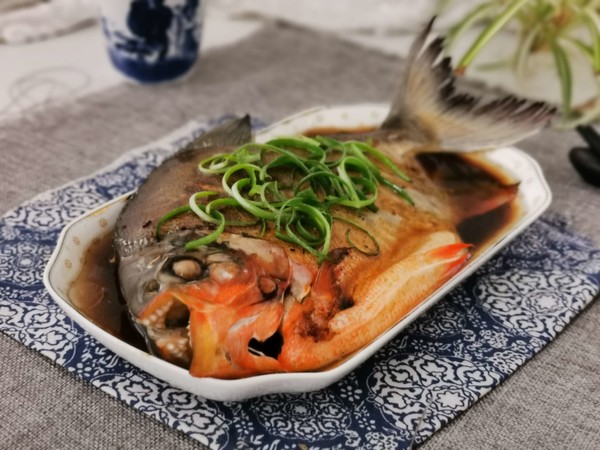 清蒸紅石斑魚的做法-咸鮮味蒸菜譜-易網健康養生網 清蒸紅石斑魚的做法-咸鮮味蒸菜譜