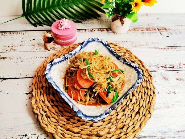 豆芽炒香腸的做法-咸鮮味炒菜譜-易網健康養生網 豆芽炒香腸的做法-咸鮮味炒菜譜