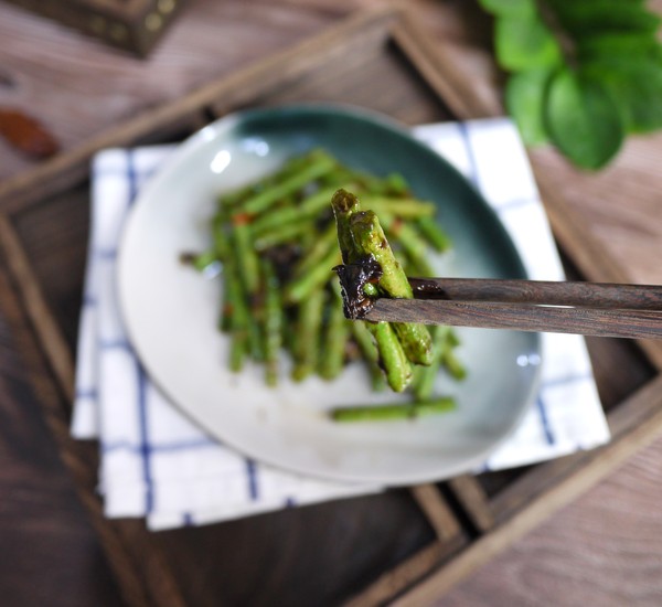 橄欖菜炒豆角的做法-家常味炒菜譜-易網健康養生網 橄欖菜炒豆角的做法-家常味炒菜譜