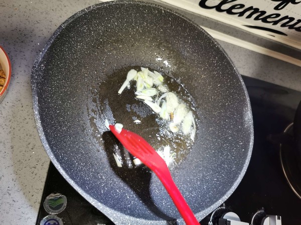 雞胸肉炒芹菜的做法-家常味炒菜譜