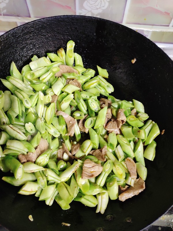 豆角炒肉的做法-家常味炒菜譜