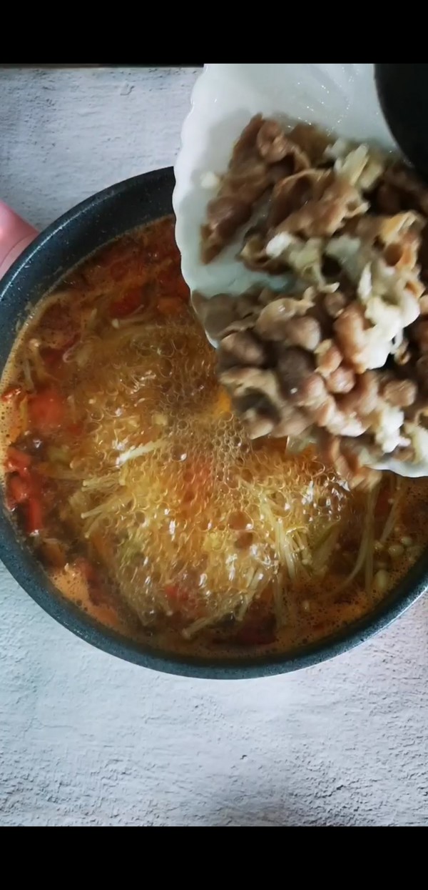 秋冬超適合，爆好吃酸湯肥羊的做法-酸辣味煮菜譜