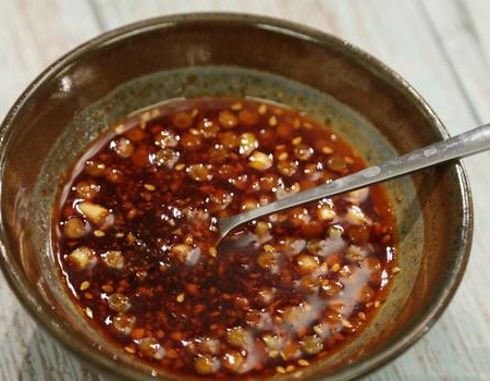 涼拌白菜的做法-家常味拌菜譜-易網(wǎng)健康養(yǎng)生網(wǎng) 涼拌白菜的做法-家常味拌菜譜