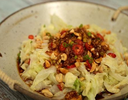 涼拌白菜的做法-家常味拌菜譜-易網(wǎng)健康養(yǎng)生網(wǎng) 涼拌白菜的做法-家常味拌菜譜