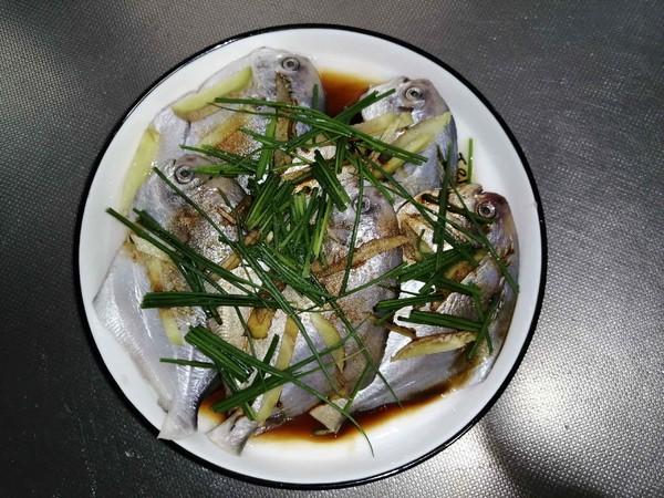 清蒸金昌魚的做法-咸鮮味蒸菜譜