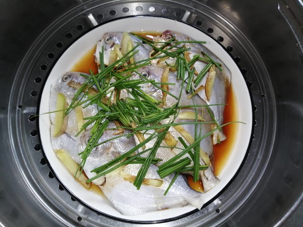 清蒸金昌魚的做法-咸鮮味蒸菜譜