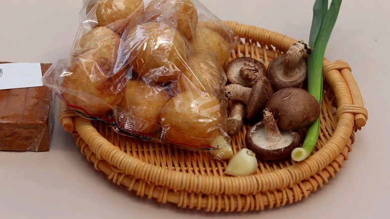 油面筋炒熏干的做法-家常味炒菜譜-易網(wǎng)<a href=http://m.aoa7937.com/ target=_blank class=infotextkey>健康養(yǎng)生</a>網(wǎng) 油面筋炒熏干的做法-家常味炒菜譜