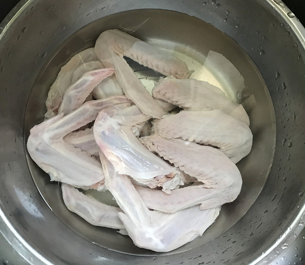 毛豆燒鴨翅的做法-家常味燒菜譜-易網健康養生網 毛豆燒鴨翅的做法-家常味燒菜譜