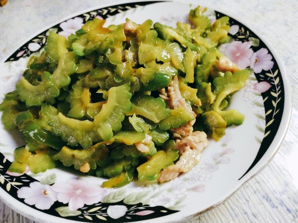 苦瓜炒肉的做法-咸鮮味炒菜譜-易網健康養生網 苦瓜炒肉的做法-咸鮮味炒菜譜