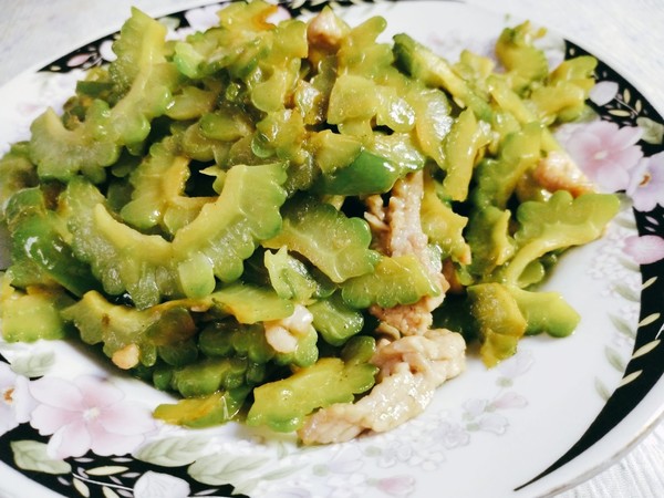 苦瓜炒肉的做法-咸鮮味炒菜譜-易網健康養生網 苦瓜炒肉的做法-咸鮮味炒菜譜