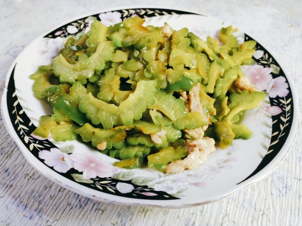 苦瓜炒肉的做法-咸鮮味炒菜譜-易網健康養生網 苦瓜炒肉的做法-咸鮮味炒菜譜