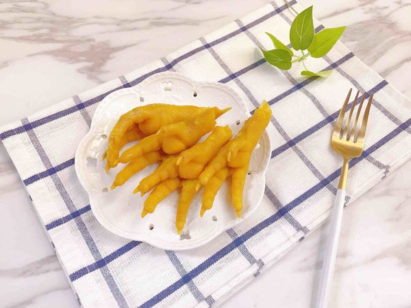 超入味的鹽焗鳳爪的做法-咸鮮味煮菜譜-易網健康養生網 超入味的鹽焗鳳爪的做法-咸鮮味煮菜譜