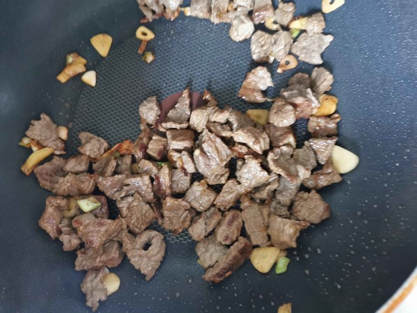 電壓力鍋燉牛肉的做法-家常味燉菜譜-易網(wǎng)健康養(yǎng)生網(wǎng) 電壓力鍋燉牛肉的做法-家常味燉菜譜