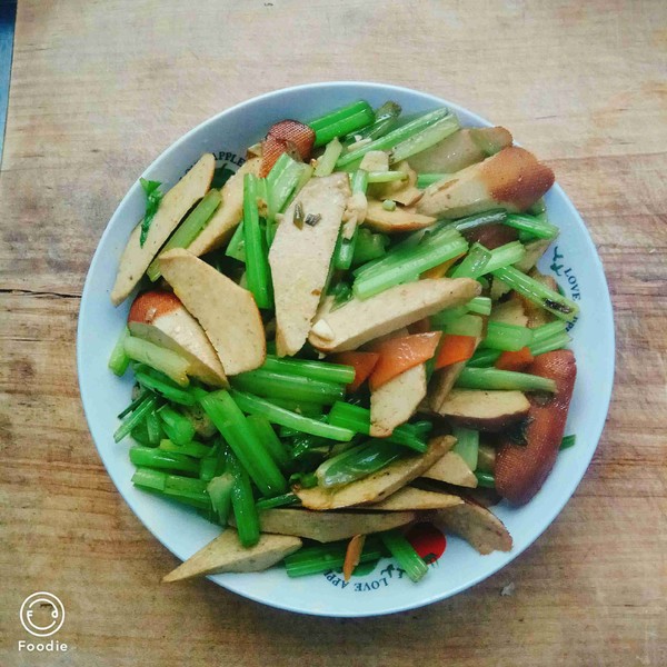 爆炒豆腐干的做法-家常味爆菜譜