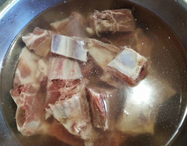 玉米筍蒸排骨的做法-咸鮮味蒸菜譜-易網<a href=http://m.aoa7937.com/ target=_blank class=infotextkey>健康養生</a>網 玉米筍蒸排骨的做法-咸鮮味蒸菜譜