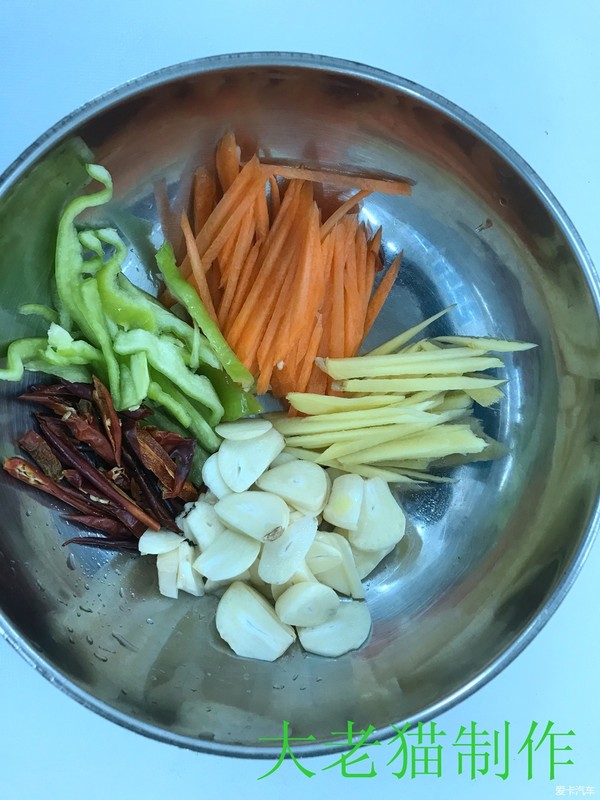 火爆牛心菜的做法-香辣味爆菜譜-易網(wǎng)健康養(yǎng)生網(wǎng) 火爆牛心菜的做法-香辣味爆菜譜