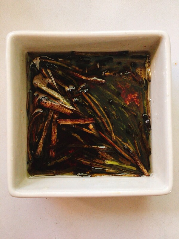 蔥油雞腿的做法-蔥香味煮菜譜