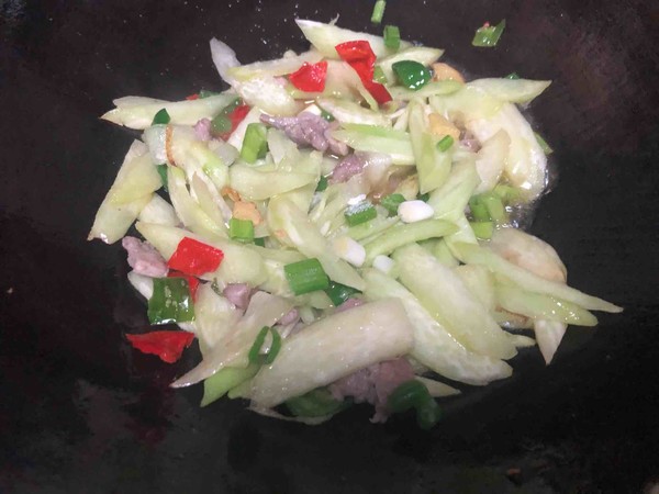 芥蘭炒肉絲的做法-家常味炒菜譜