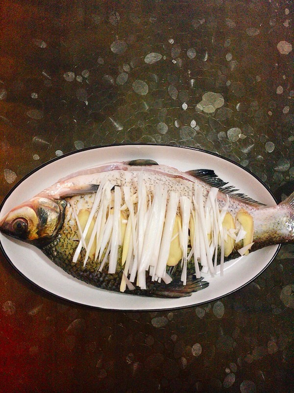 清蒸武昌魚的做法-咸鮮味蒸菜譜-易網(wǎng)健康養(yǎng)生網(wǎng) 清蒸武昌魚的做法-咸鮮味蒸菜譜