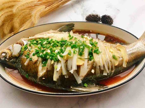清蒸武昌魚的做法-咸鮮味蒸菜譜-易網(wǎng)健康養(yǎng)生網(wǎng) 清蒸武昌魚的做法-咸鮮味蒸菜譜