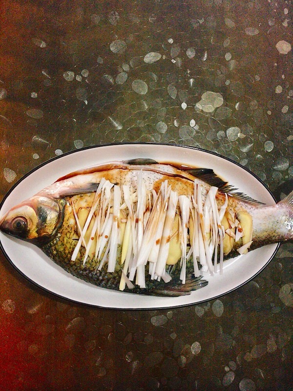 清蒸武昌魚的做法-咸鮮味蒸菜譜-易網(wǎng)健康養(yǎng)生網(wǎng) 清蒸武昌魚的做法-咸鮮味蒸菜譜