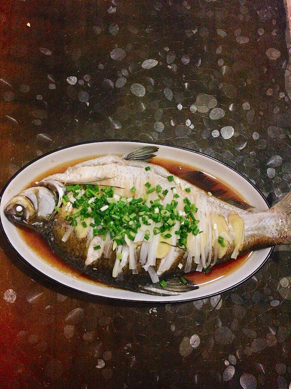 清蒸武昌魚的做法-咸鮮味蒸菜譜-易網(wǎng)健康養(yǎng)生網(wǎng) 清蒸武昌魚的做法-咸鮮味蒸菜譜
