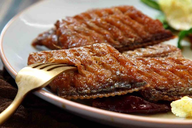 酒香燜帶魚的做法-家常味燜菜譜-易網(wǎng)健康養(yǎng)生網(wǎng) 酒香燜帶魚的做法-家常味燜菜譜
