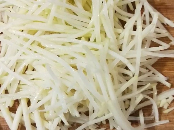 醋溜土豆絲的做法-家常味炒菜譜