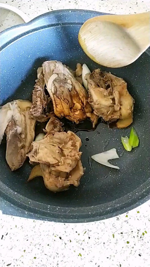 骨架蘿卜煲的做法-家常味燉菜譜