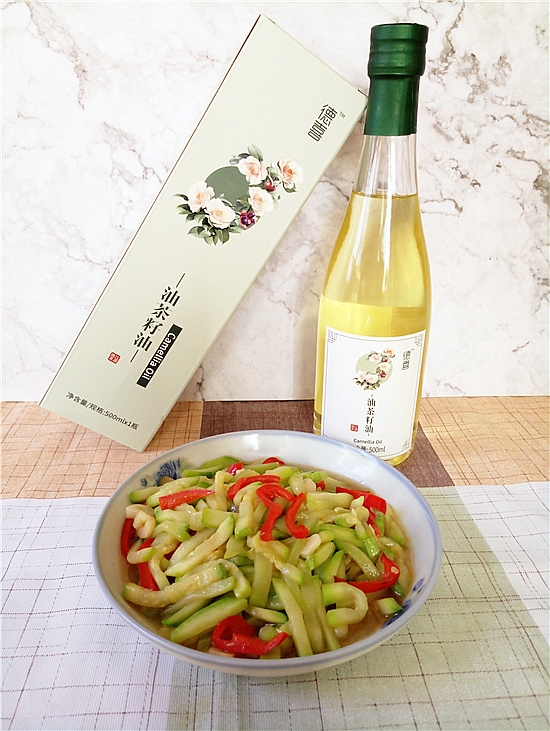 清炒西葫蘆絲的做法-家常味炒菜譜-易網(wǎng)健康養(yǎng)生網(wǎng) 清炒西葫蘆絲的做法-家常味炒菜譜