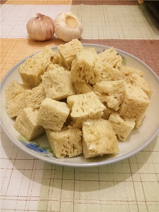 簡單自制面筋 (發(fā)酵法)的做法-家常味蒸菜譜-易網(wǎng)健康養(yǎng)生網(wǎng) 簡單自制面筋 (發(fā)酵法)的做法-家常味蒸菜譜