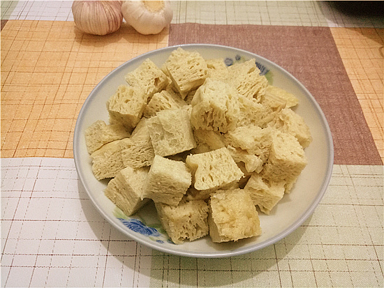簡單自制面筋 (發(fā)酵法)的做法-家常味蒸菜譜-易網(wǎng)健康養(yǎng)生網(wǎng) 簡單自制面筋 (發(fā)酵法)的做法-家常味蒸菜譜