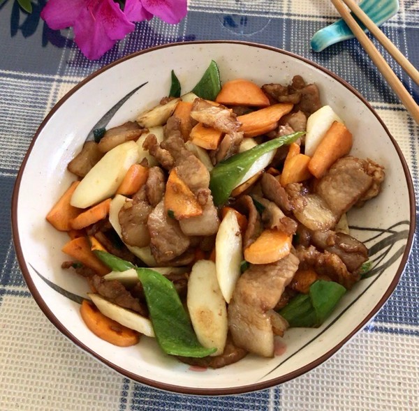 胡蘿卜山藥肉片的做法-咸鮮味炒菜譜-易網健康養生網 胡蘿卜山藥肉片的做法-咸鮮味炒菜譜