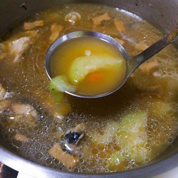 紅棗鯽魚湯的做法-家常味煮菜譜-易網健康養(yǎng)生網 紅棗鯽魚湯的做法-家常味煮菜譜