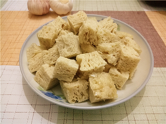 簡單自制面筋 (發(fā)酵法)的做法-家常味蒸菜譜-易網(wǎng)健康養(yǎng)生網(wǎng) 簡單自制面筋 (發(fā)酵法)的做法-家常味蒸菜譜