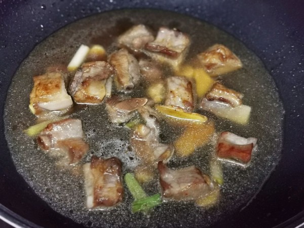 腐乳燒排骨的做法-家常味燒菜譜-易網健康養生網 腐乳燒排骨的做法-家常味燒菜譜