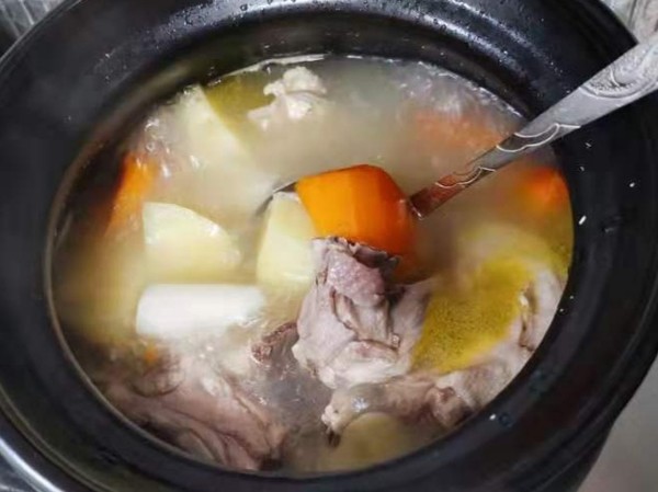 土豆淮山雞湯的做法-家常味煲菜譜-易網(wǎng)健康養(yǎng)生網(wǎng) 土豆淮山雞湯的做法-家常味煲菜譜