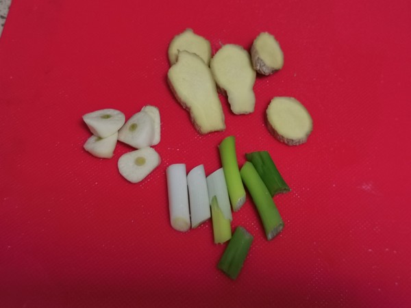 腐乳燒排骨的做法-家常味燒菜譜-易網<a href=http://m.aoa7937.com/ target=_blank class=infotextkey>健康養生</a>網 腐乳燒排骨的做法-家常味燒菜譜