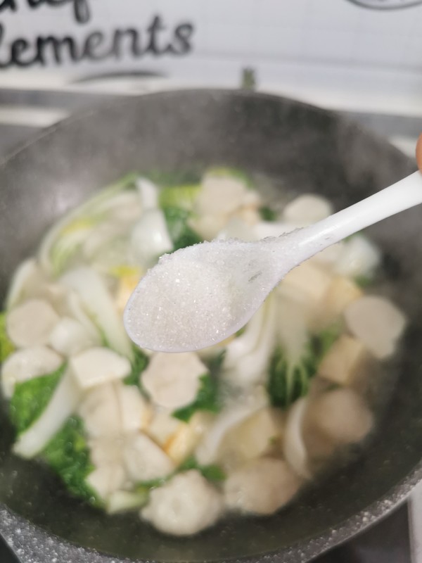 墨魚丸小油菜豆腐湯的做法-咸鮮味煮菜譜