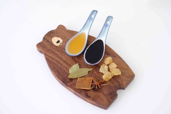 鮑魚燒排骨的做法-咸鮮味燒菜譜-易網(wǎng)<a href=http://m.aoa7937.com/ target=_blank class=infotextkey>健康養(yǎng)生</a>網(wǎng) 鮑魚燒排骨的做法-咸鮮味燒菜譜