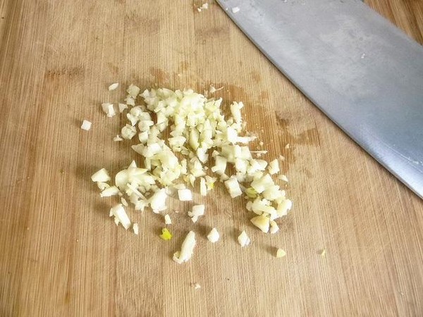 里脊肉拌油菜的做法-家常味拌菜譜-易網(wǎng)健康養(yǎng)生網(wǎng) 里脊肉拌油菜的做法-家常味拌菜譜