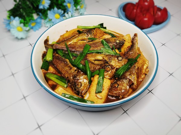 小黃魚燒豆腐的做法-咸鮮味燒菜譜-易網健康養(yǎng)生網 小黃魚燒豆腐的做法-咸鮮味燒菜譜