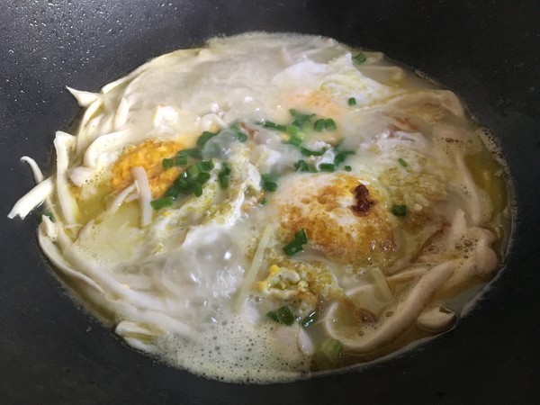 荷包蛋煮海鮮菇的做法-家常味煮菜譜-易網(wǎng)健康養(yǎng)生網(wǎng) 荷包蛋煮海鮮菇的做法-家常味煮菜譜