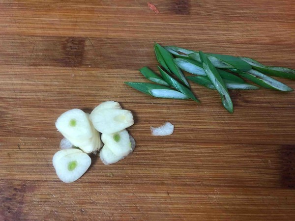 素炒芹菜的做法-家常味炒菜譜