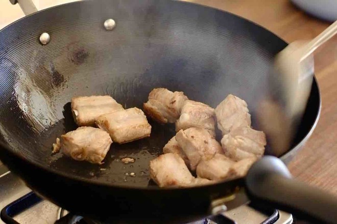 鮑魚燒排骨的做法-咸鮮味燒菜譜-易網(wǎng)健康養(yǎng)生網(wǎng) 鮑魚燒排骨的做法-咸鮮味燒菜譜