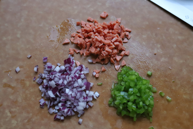 火腿雞蛋餅的做法-咸鮮味煎菜譜-易網<a href=http://m.aoa7937.com/ target=_blank class=infotextkey>健康養生</a>網 火腿雞蛋餅的做法-咸鮮味煎菜譜