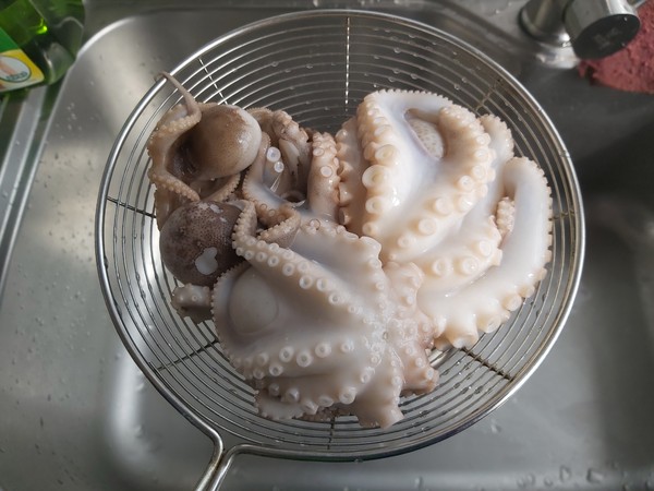 醬爆八爪魚的做法-咸鮮味炒菜譜-易網<a href=http://m.aoa7937.com/ target=_blank class=infotextkey>健康養生</a>網 醬爆八爪魚的做法-咸鮮味炒菜譜